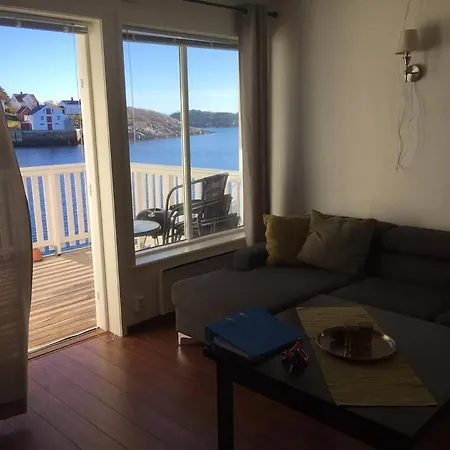 Apartment With 4 Beds And Stunning Sea Views Henningsvaer