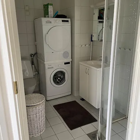 With 4 Beds And Stunning Sea Views *